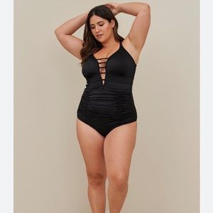 TORRID NWT BLACK SHINE RUCHED
PLUNGE SWIMSUIT